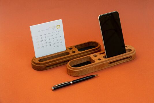 تقویم رومیزی سرو 1404