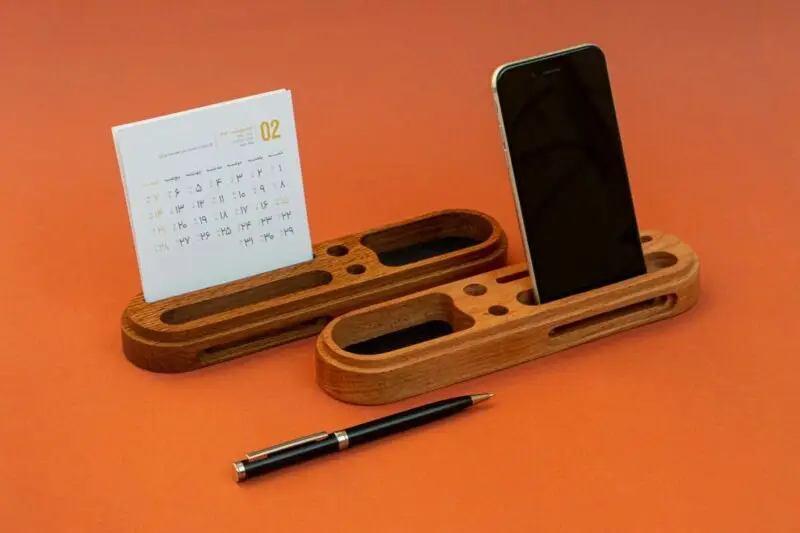 تقویم رومیزی سرو 1404 تقویم رومیزی سرو 1404