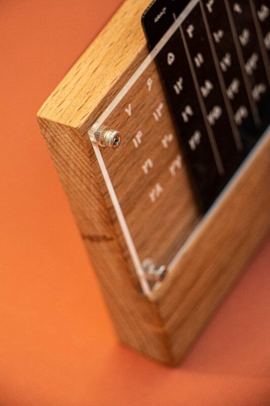 تقویم رومیزی سپیدار 1404